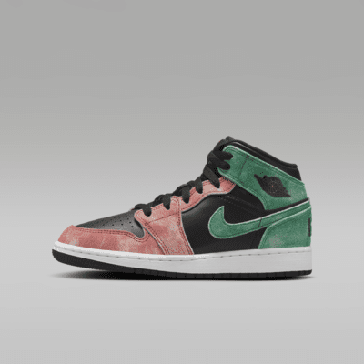 Air Jordan 1 Mid SE Older Kids Shoes. Nike ID